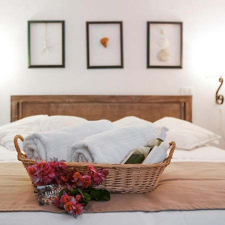 Apartamento Giardino Dell'Impossibile Di Antonino Campo Favignana Exterior foto