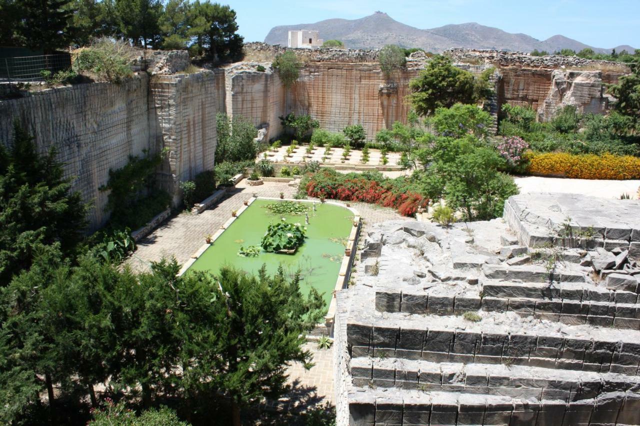Apartamento Giardino Dell'Impossibile Di Antonino Campo Favignana Exterior foto